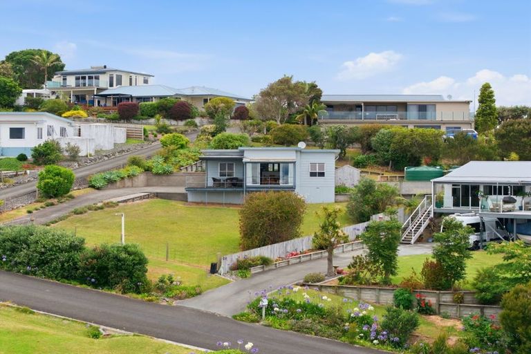 Photo of property in 45 Seaview Road, Cable Bay, 0420