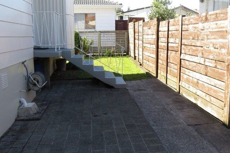 Photo of property in 1/9 Tomintoul Place, Highland Park, Auckland, 2010