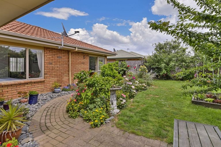 Photo of property in 23 Sandwick Drive, Weymouth, Auckland, 2103