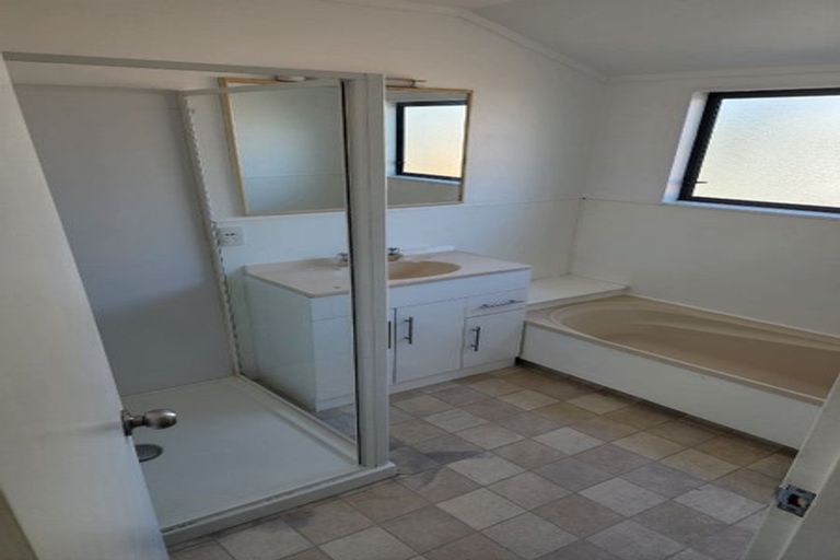 Photo of property in 26 Arawhata Road, Paraparaumu, 5032