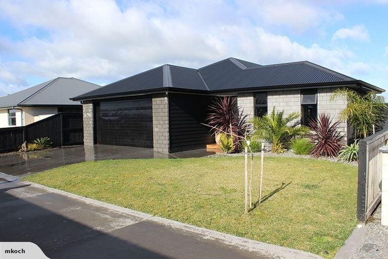 Photo of property in 11 Fuller Street, Papamoa Beach, Papamoa, 3118