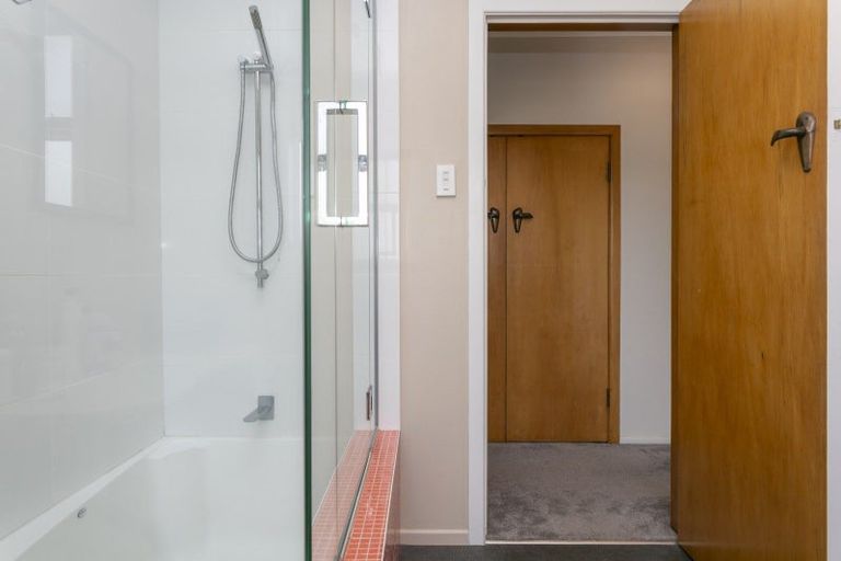 Photo of property in 71 Rainbow Drive, Rainbow Point, Taupo, 3330