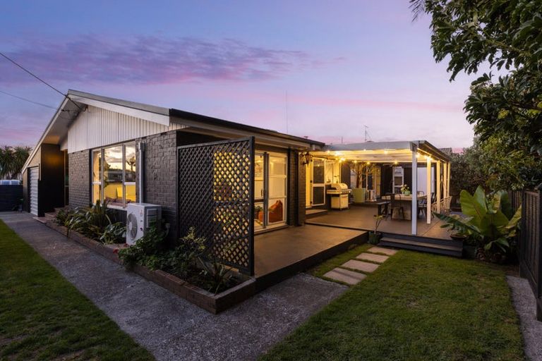 Photo of property in 26 Doment Crescent, Orewa, 0931