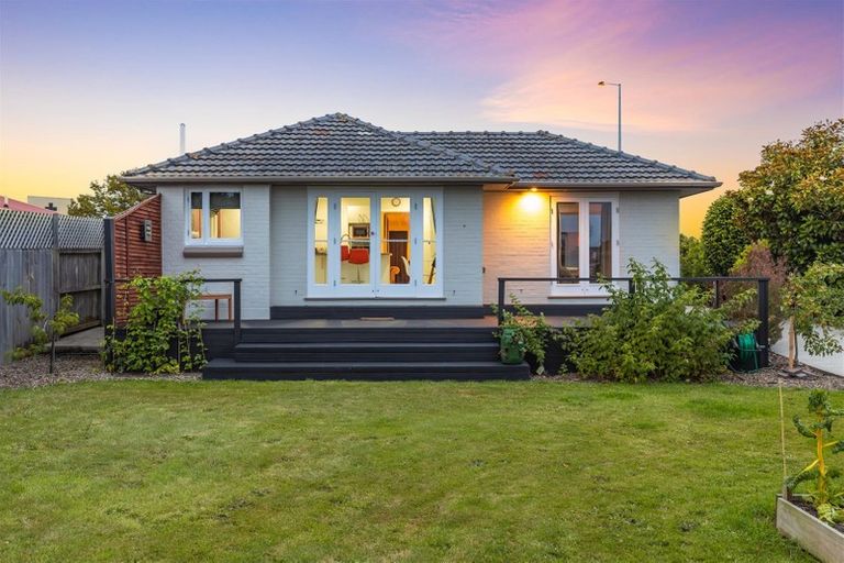 Photo of property in 262 Main North Road, Redwood, Christchurch, 8051