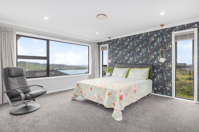 Photo of property in 4 Rotorua Grove, Aotea, Porirua, 5024