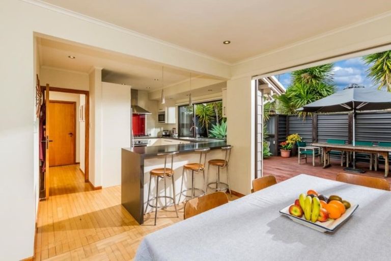 Photo of property in 1/13 Havelock Avenue, Forrest Hill, Auckland, 0620