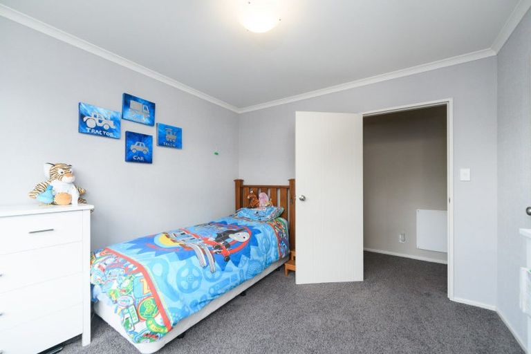 Photo of property in 6 Nevada Way, Kelvin Grove, Palmerston North, 4414