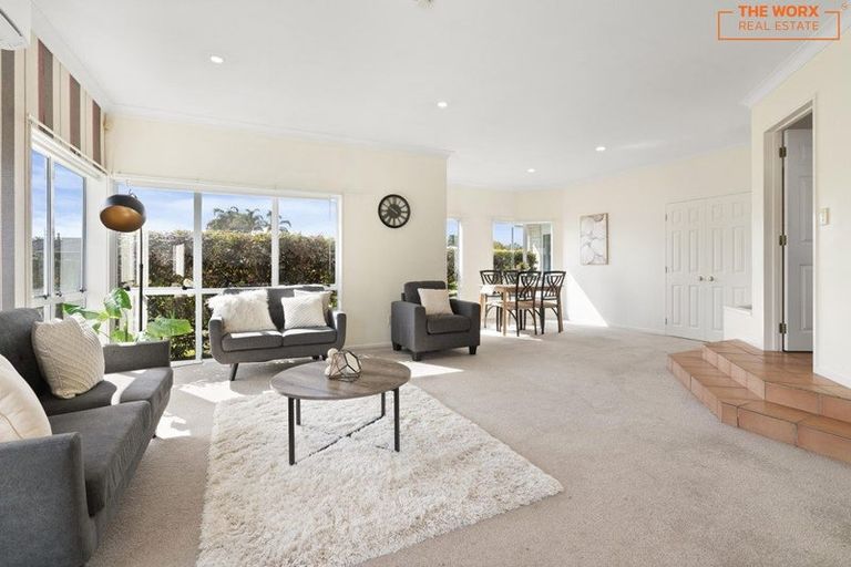 Photo of property in 6 Aristoy Close, Conifer Grove, Takanini, 2112