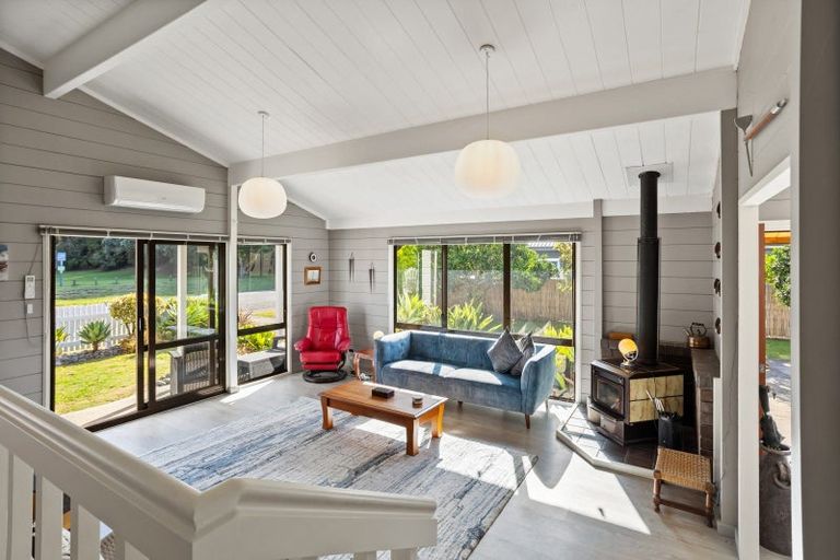 Photo of property in 83 Robinson Road, Whitianga, 3510