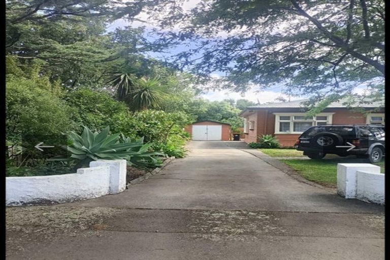 Photo of property in 28 Rangitane Street, Palmerston North, 4414
