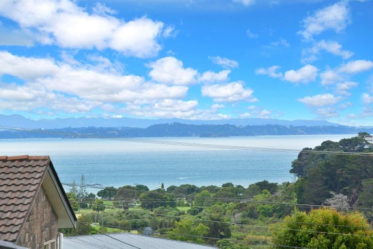 Photo of property in 55a Wade River Road, Stanmore Bay, Whangaparaoa, 0932