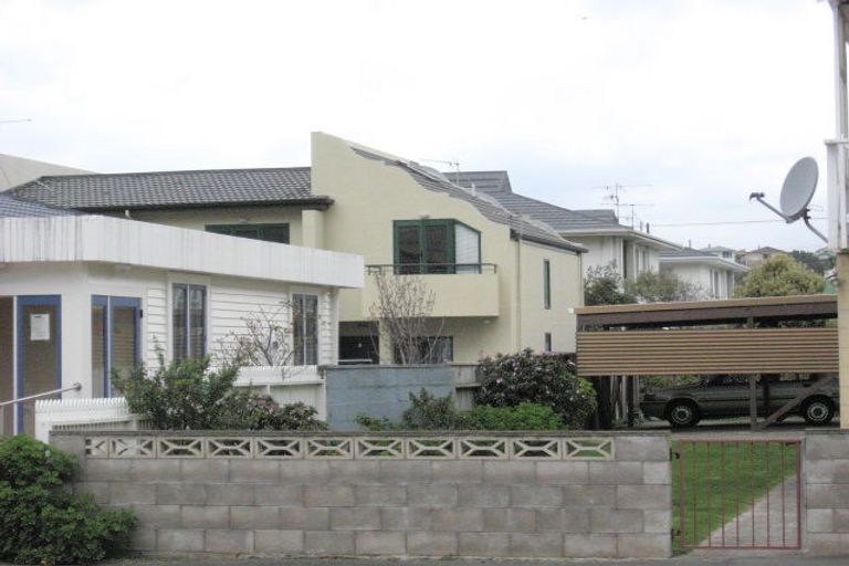 Photo of property in Mahora Court Flats, 25 Mahora Street, Kilbirnie, Wellington, 6022