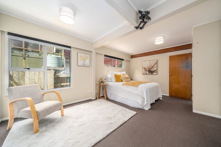 Photo of property in 40 Lincoln Avenue, Tawa, Wellington, 5028