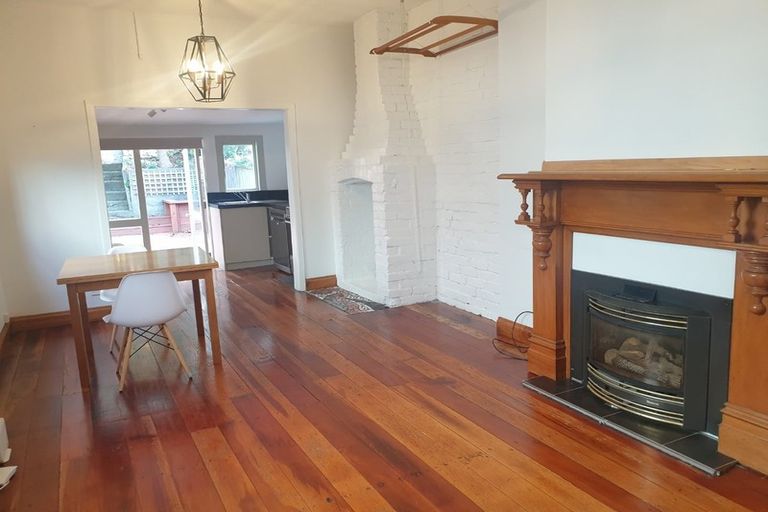 Photo of property in 22 Edinburgh Terrace, Berhampore, Wellington, 6023