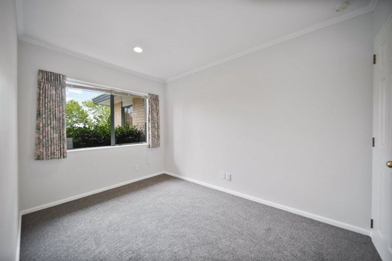 Photo of property in 20 Yarlside Place, Northpark, Auckland, 2013