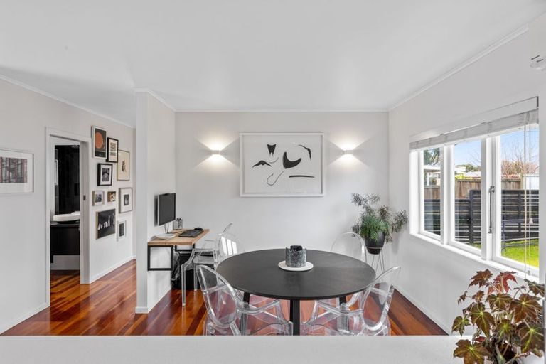 Photo of property in 1/74 College Road, Northcote, Auckland, 0627