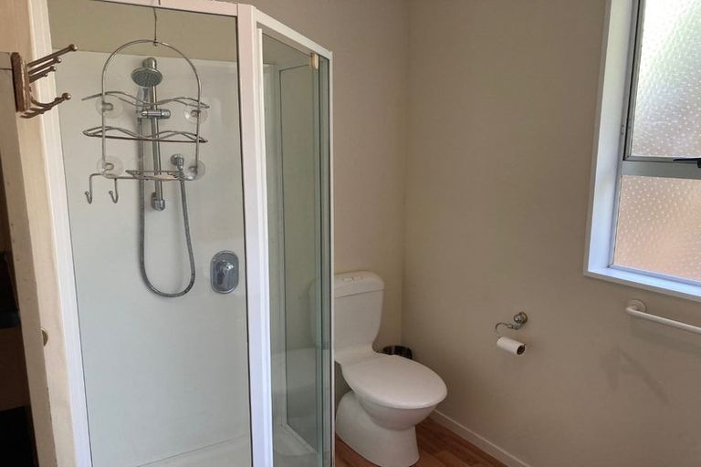 Photo of property in 35a Edgecombe Street, Newlands, Wellington, 6037