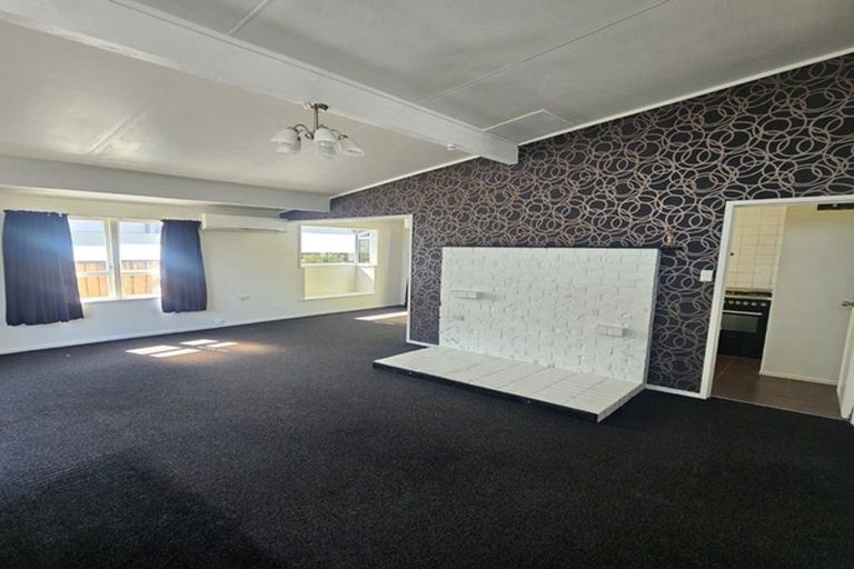 Photo of property in 30 Memorial Drive, Parahaki, Whangarei, 0112