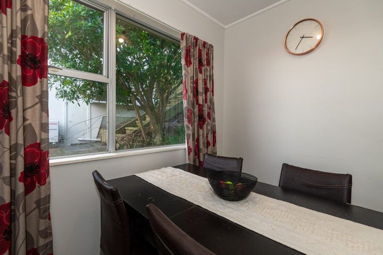 Photo of property in 93 Black Rock Road, Newlands, Wellington, 6037
