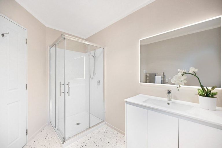 Photo of property in 34 Macmurdo Avenue, Glenview, Hamilton, 3206