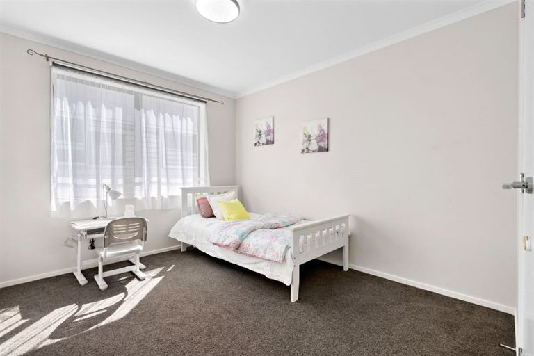 Photo of property in 4 Kotuku Lane, Hobsonville, Auckland, 0616