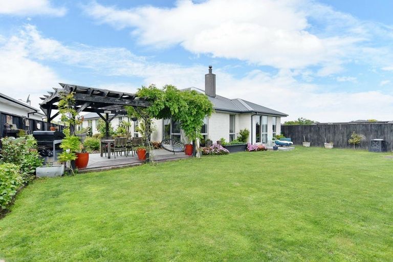 Photo of property in 27 Westpark Boulevard, Rangiora, 7400