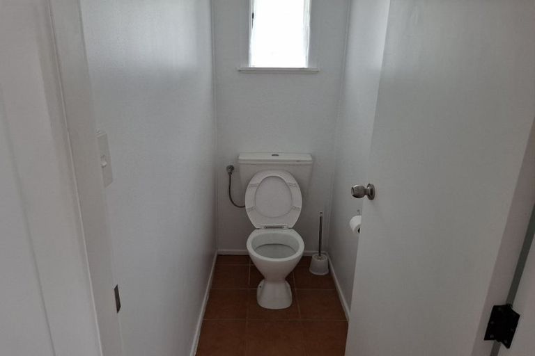 Photo of property in 28 Plumley Crescent, Mangere, Auckland, 2022