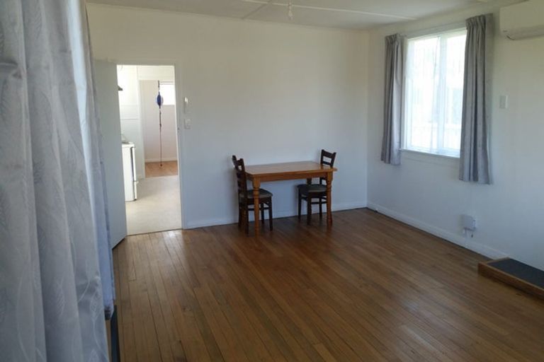 Photo of property in 2 Cambridge Street, Patea, 4520