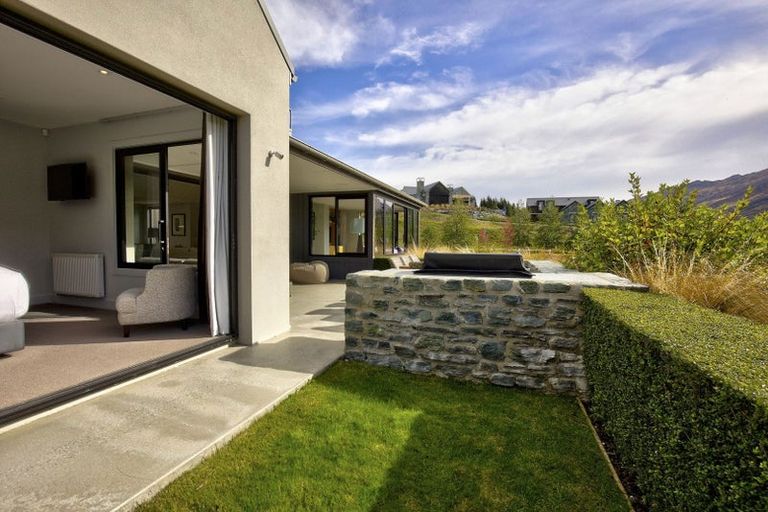 Photo of property in 4 Owen Marshall Lane, Arrowtown, 9371