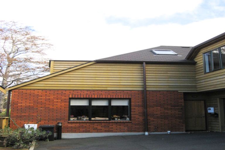 Photo of property in 24 Futuna Close, Karori, Wellington, 6012