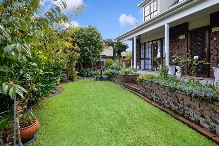 Photo of property in 8/47 Edmonton Road, Henderson, Auckland, 0612
