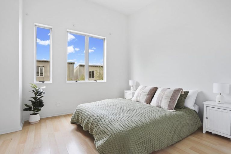 Photo of property in 42 Albionvale Road, Glen Eden, Auckland, 0602