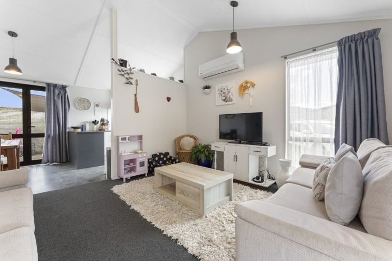 Photo of property in 19 Mcleavey Drive, Kelvin Grove, Palmerston North, 4414