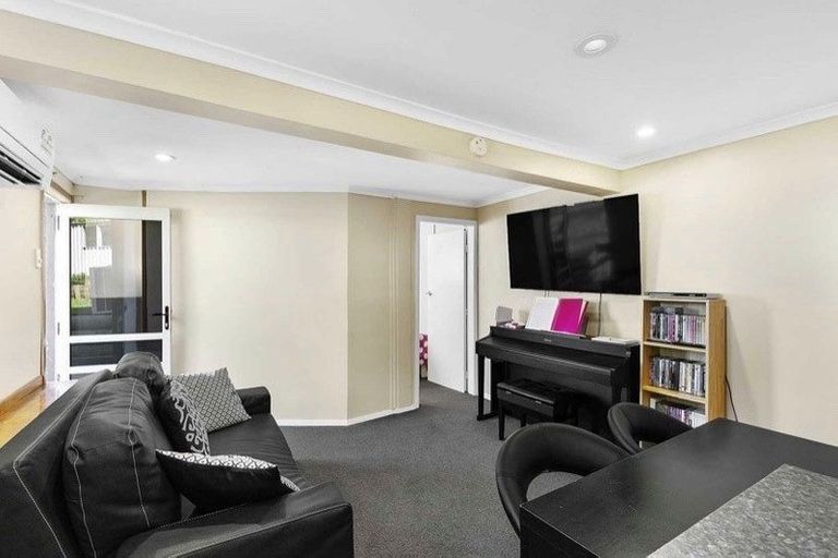 Photo of property in 61b Townsend Road, Miramar, Wellington, 6022