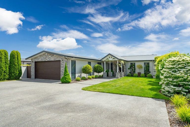 Photo of property in 29 Pukenamu Road, Rainbow Point, Taupo, 3330