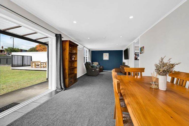 Photo of property in 9 Manu Crescent, Upper Vogeltown, New Plymouth, 4310