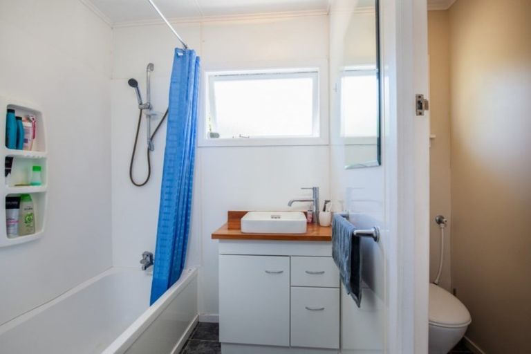 Photo of property in 9 Beaumont Crescent, Frankleigh Park, New Plymouth, 4310