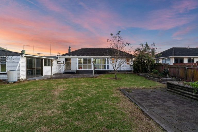 Photo of property in 15 Velvet Crescent, Otara, Auckland, 2023