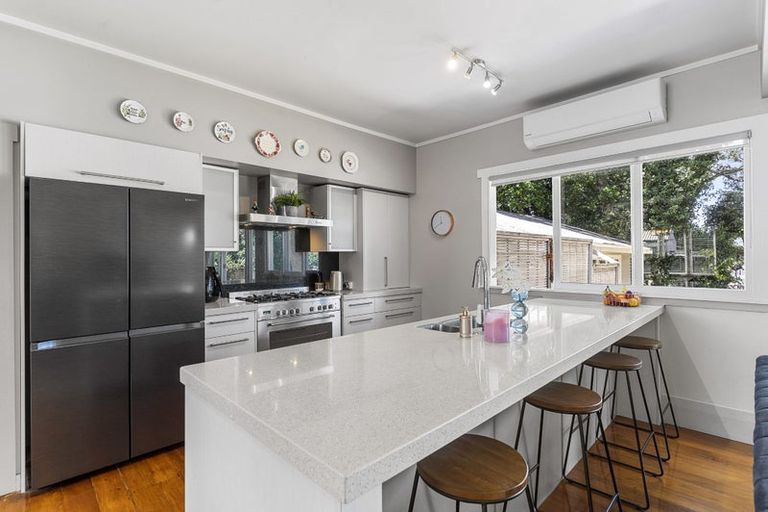 Photo of property in 9 Pakuranga Road, Pakuranga, Auckland, 2010