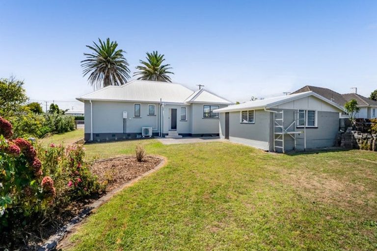 Photo of property in 80 Gisborne Terrace, Opunake, 4616