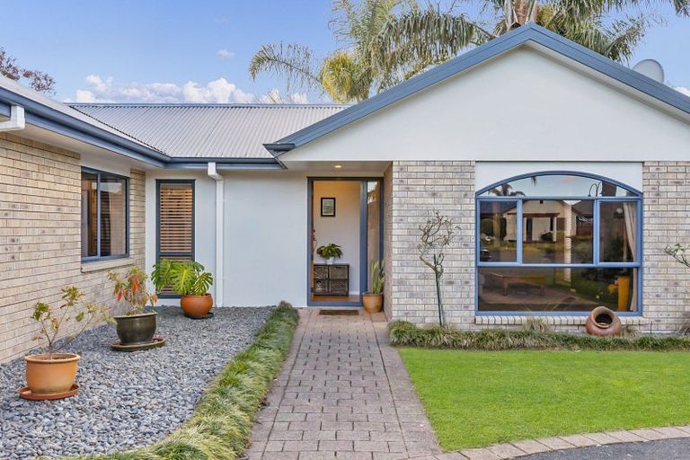 Photo of property in 6 Merivale Court, Rototuna, Hamilton, 3210