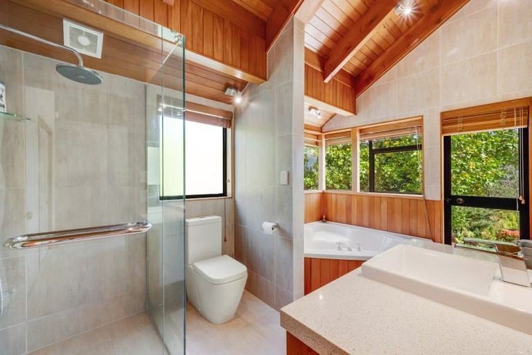 Photo of property in 238 Point View Drive, East Tamaki Heights, Auckland, 2016