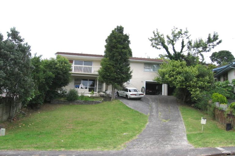 Photo of property in 16 Sequoia Place, Sunnynook, Auckland, 0620