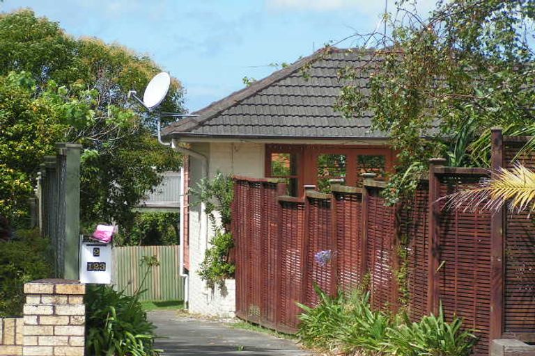 Photo of property in 2/123 Queen Street, Northcote Point, Auckland, 0627