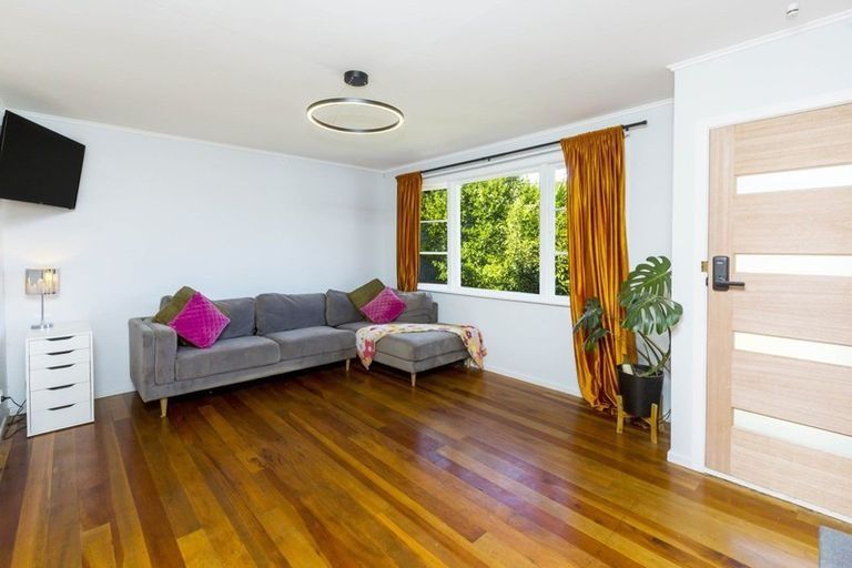 Photo of property in 43 Gillespies Road, Birchville, Upper Hutt, 5018