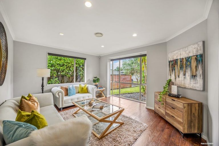 Photo of property in 25 Nimstedt Avenue, Oteha, Auckland, 0632