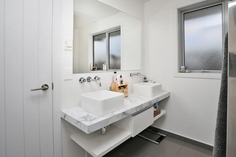 Photo of property in 28 Northside Drive, Waikiwi, Invercargill, 9810