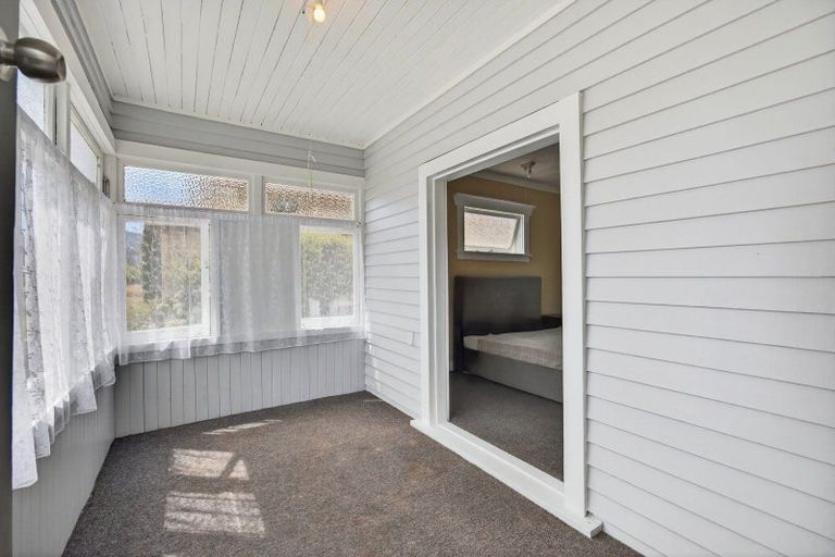 Photo of property in 12 Hampden Street, Murchison, 7007