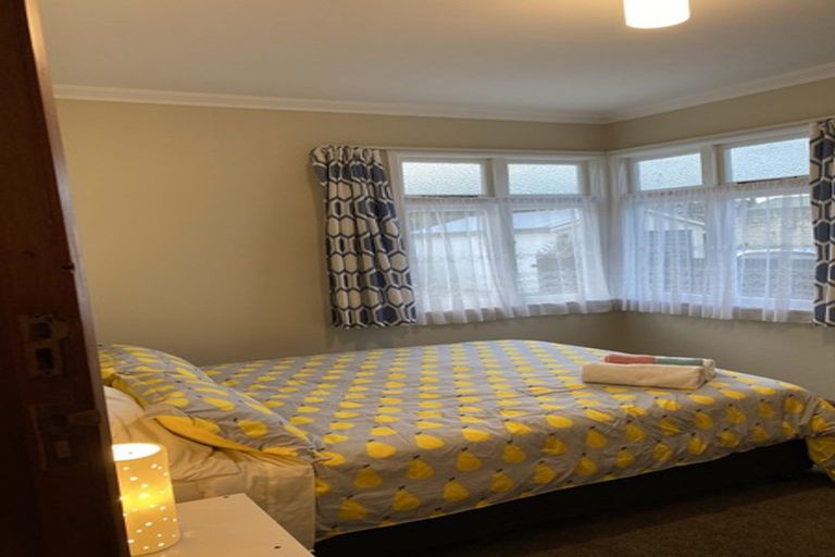 Photo of property in 1-3 Terrace Street, Roslyn, Palmerston North, 4414