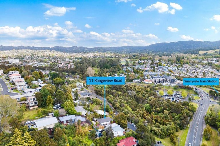 Photo of property in 2/11 Rangeview Road, Sunnyvale, Auckland, 0612
